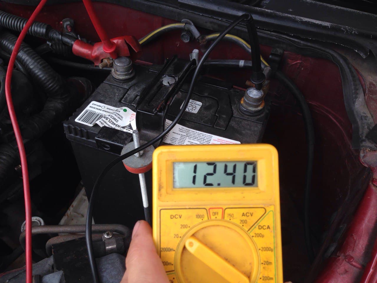 Multimeter reading of your car battery